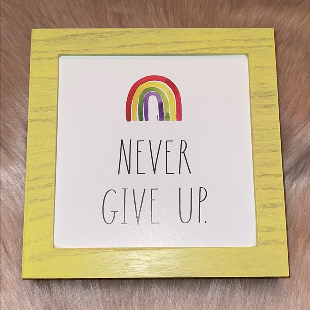 RAE DUNN  |  NEVER GIVE UP Wooden Sign